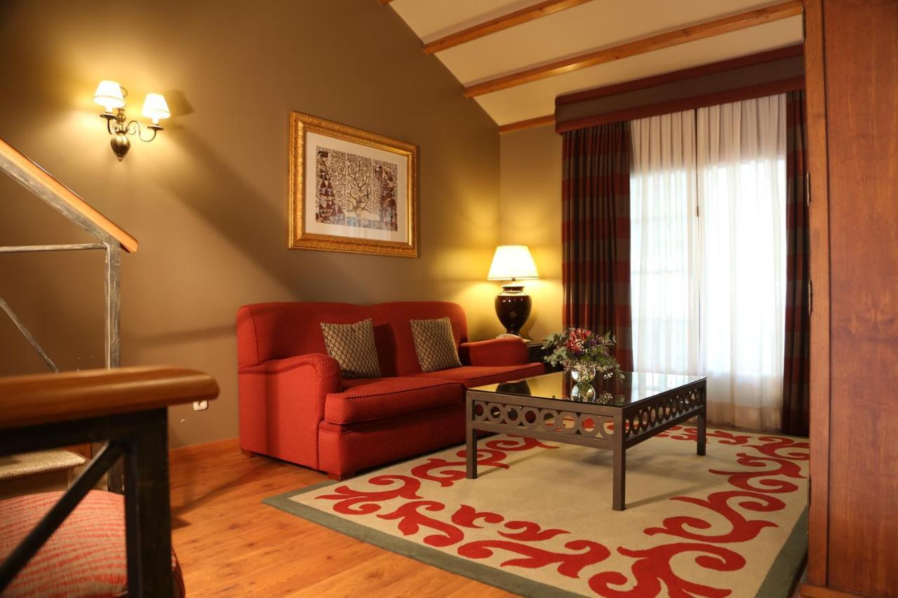 Gran Hotel Los Abetos Santiago de Compostela Bagian luar foto