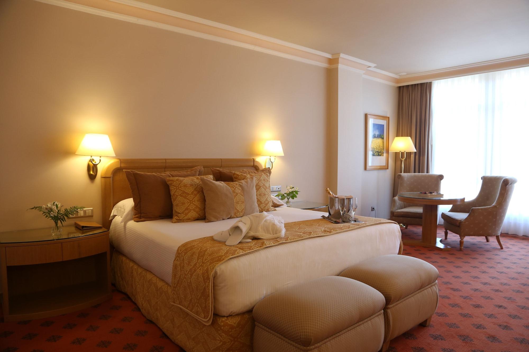 Gran Hotel Los Abetos Santiago de Compostela Bagian luar foto