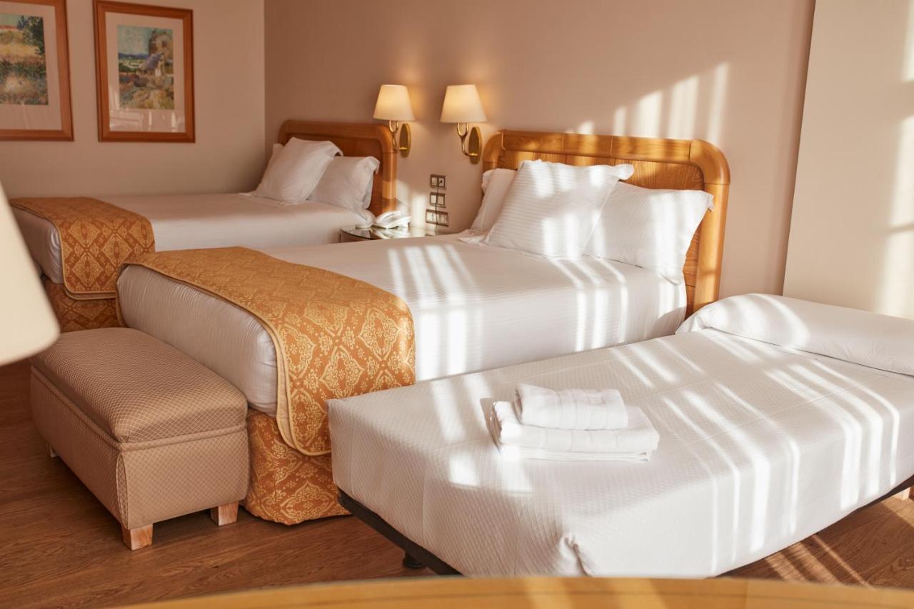 Gran Hotel Los Abetos Santiago de Compostela Bagian luar foto