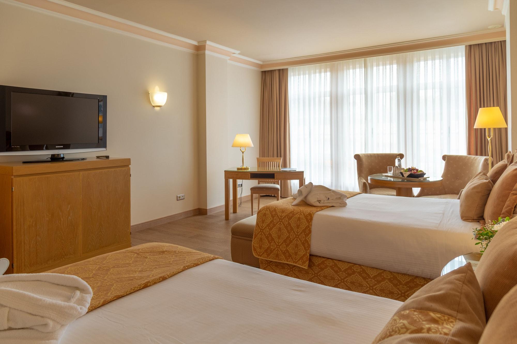 Gran Hotel Los Abetos Santiago de Compostela Bagian luar foto