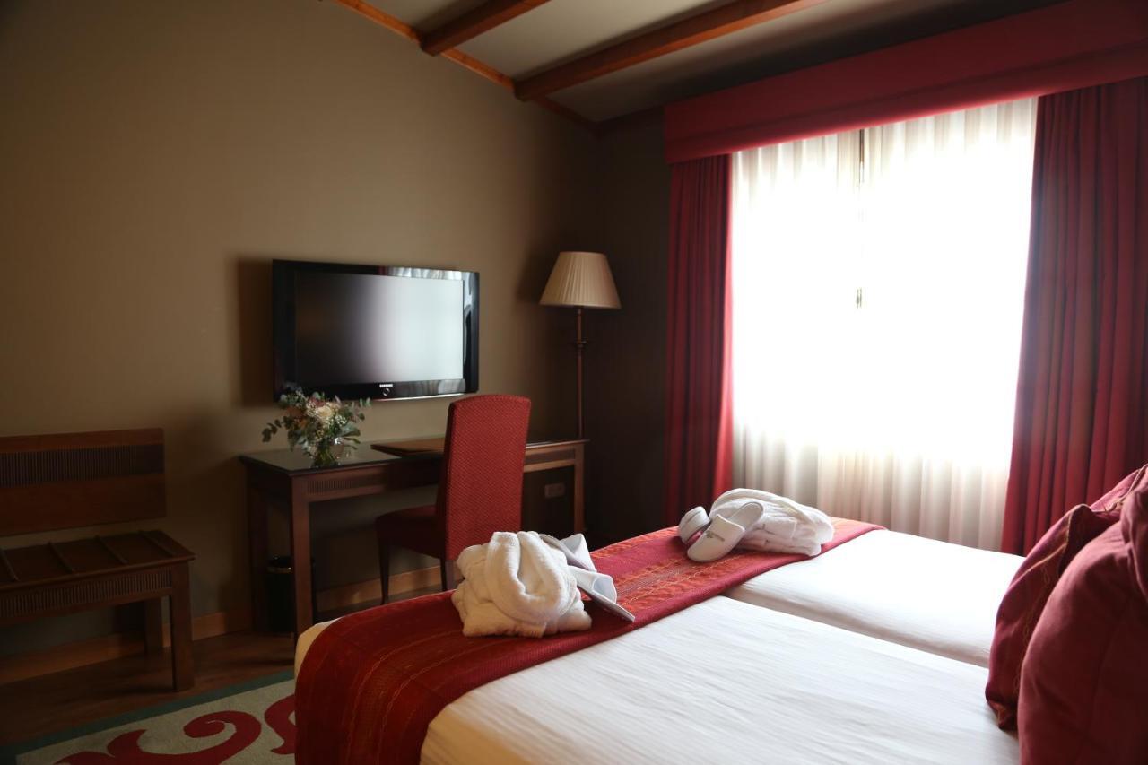Gran Hotel Los Abetos Santiago de Compostela Bagian luar foto